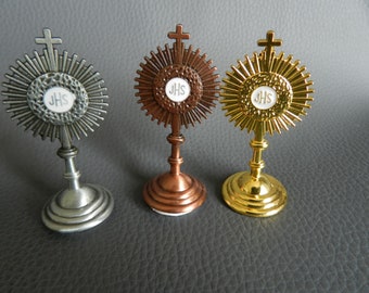 Monstrance Holy Sacrament Jesus miniature, holy Eucharist Host, portable tabernacle Jesus present at the Most Holy Sacrament of the Altar
