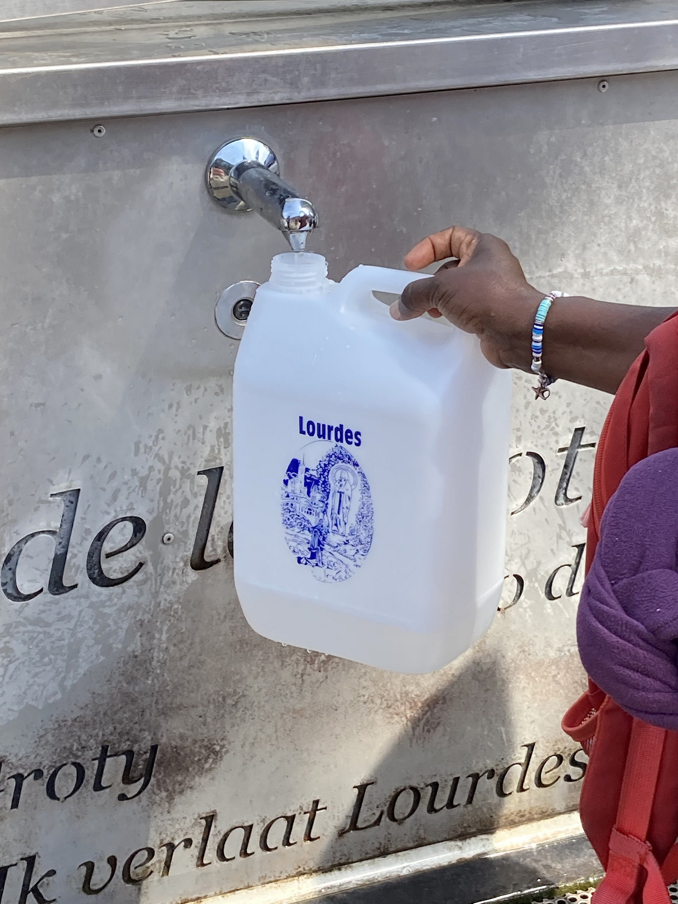 Eau Miraculeuse De Lourdes