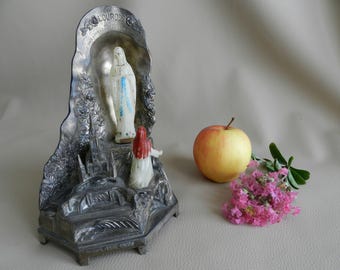 Lourdes Grotto Shrine Madonna Music Box, 1.126kg Metal 8.7", playing Ave Maria, Features Our Lady of Lourdes Depicting, Bernadette Soubirous