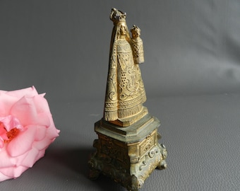 Antic French statue of Virgin and Child, Our Lady of Verdelais Statue, in bronze with ocher golden patina, rare religious Virgin of miracle