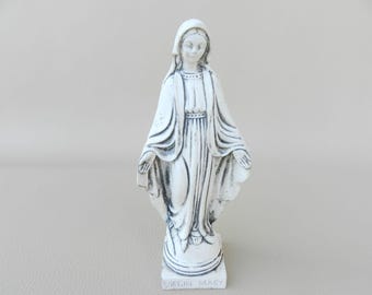 Figur der Unbefleckten Empfängnis, Kleine Santibelli, Wundertätige, Jungfrau der Wundertätigen Medaille Terrakotta Statue, Heiliges Dekor, Hingabe