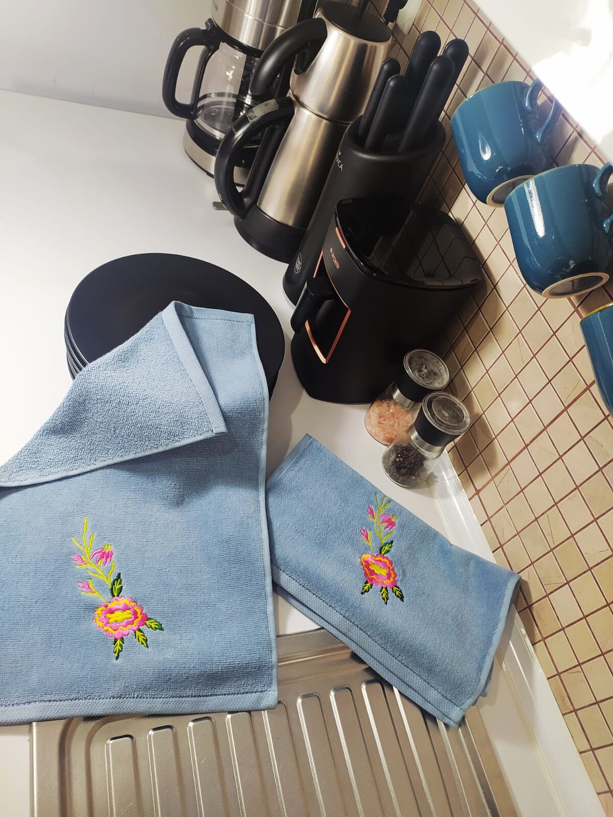 3 Pack Embroidered Fingertip Towels. Deluxe Premium Terryvelour Hand