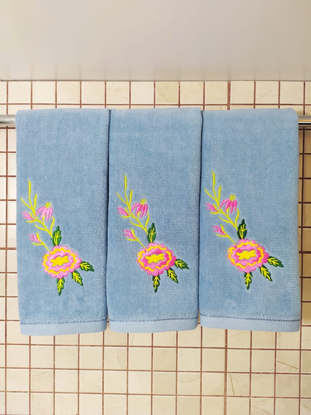 3 Pack Embroidered Fingertip Towels. Deluxe Premium Terryvelour Hand