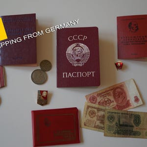 Vintage USSR-reisstartpakket, paspoort, medailles, valuta, badges