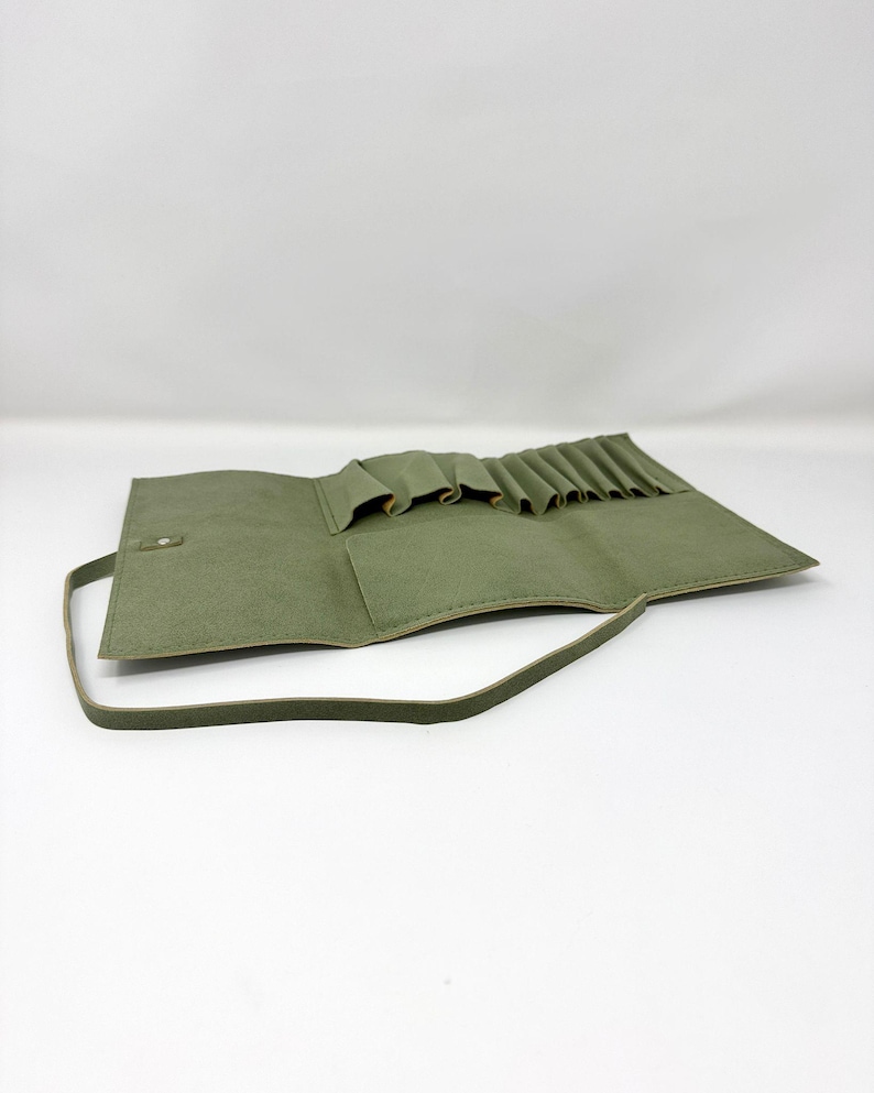 GUCCI Beauty Sage-green Makeup Brush Set – Full Set of 10 in Cosmetic Bag (VIP Gift), Suede-Style