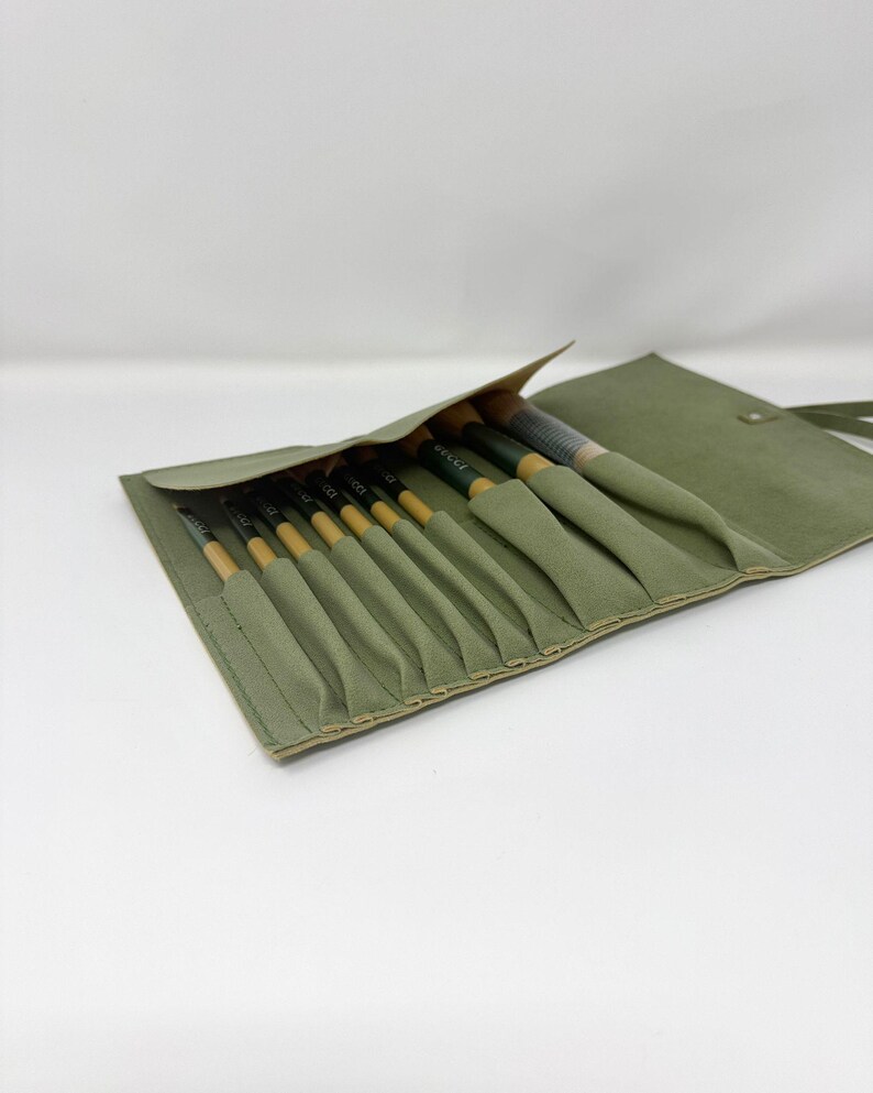 GUCCI Beauty Sage-green Makeup Brush Set – Full Set of 10 in Cosmetic Bag (VIP Gift), Suede-Style