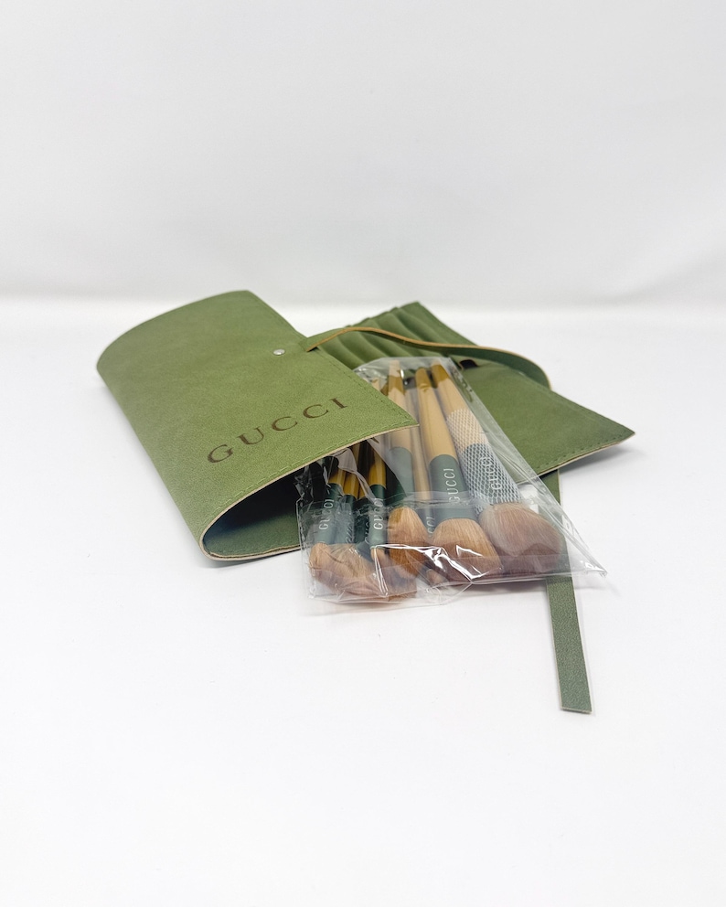 GUCCI Beauty Sage-green Makeup Brush Set – Full Set of 10 in Cosmetic Bag (VIP Gift), Suede-Style