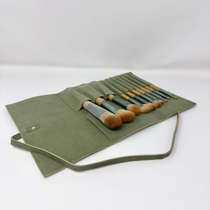 GUCCI Beauty Sage-green Makeup Brush Set – Full Set of 10 in Cosmetic Bag (VIP Gift), Suede-Style