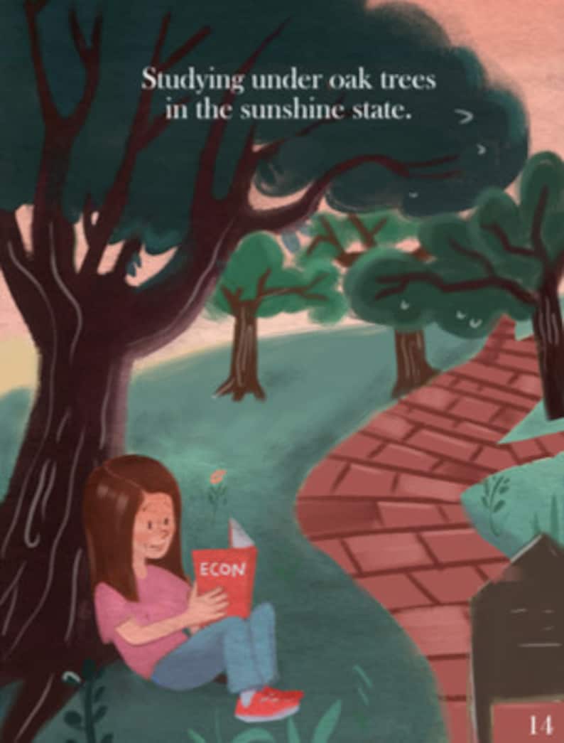 Op de afbeelding: Een jong persoon zit onder een grote eik en leest een boek met de titel "ECON". De sc&egrave;ne speelt zich af in een park met een pad van bakstenen dat wegloopt van de boom. De tekst "Studying under oak trees in the sunshine state." staat boven de boom.
