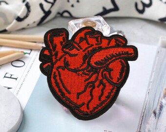 Rot Herz Stickerei Patch Bügelflicken Aufnäher Bild Abzeichen Nähen Iron Kleider