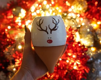 Rodolfo el Reno Olla, maceta de arcilla hecha a mano con sistema de autorriego.