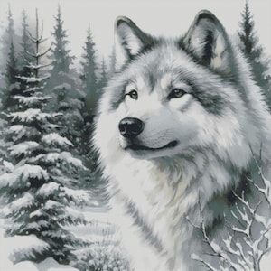 Può includere: Un'illustrazione in bianco e nero di una testa di lupo su uno sfondo di foresta innevata. Il lupo guarda a destra, con la bocca leggermente aperta. La foresta è composta da alberi alti e sottili ricoperti di neve.