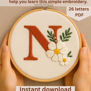 Patrón de bordado del alfabeto floral en PDF | Letras de la A a la Z | Plantilla de bordado de monogramas | Arte floral botánico en bastidor | Patrón de bordado a mano para hacer tú mismo
