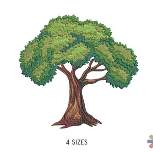 Könnte beinhalten: Gestickte Darstellung eines grünen Baumes mit braunem Stamm. Der Baum hat eine abgerundete Baumkrone und ist vor einem weißen Hintergrund platziert. Der Text "4 SIZES" befindet sich unter dem Baum.