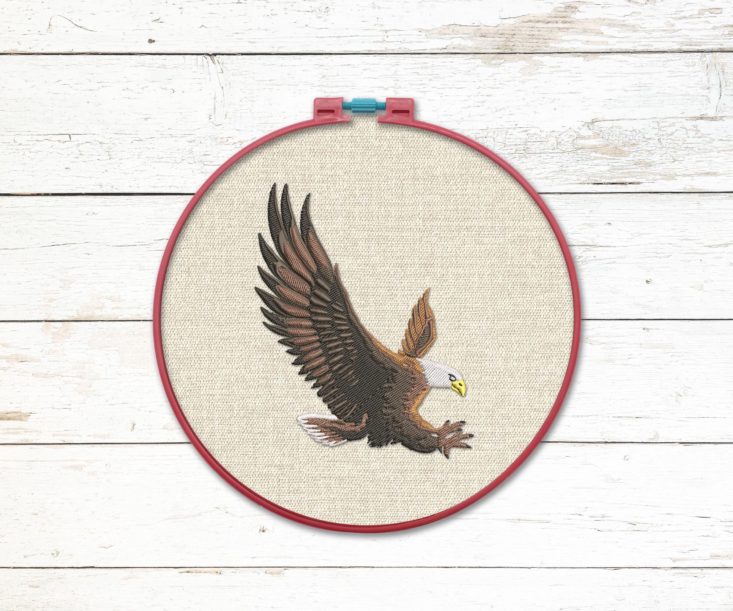 飛翔する鷲の刺繍デザイン：鳥の風景（マルチフォーマットパターン