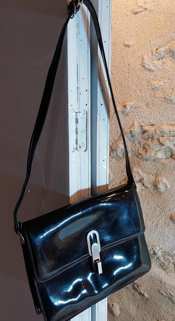 Vintage Black Patent Leather Handbag – Silver Clasp Detail