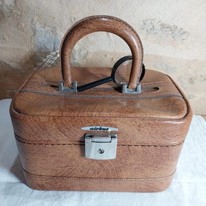 Vintage AIRBUS medium TAN imitation leather, train vanity case, original mirror & key ~ vintage luggage probably 1970&#39;s. in good condition