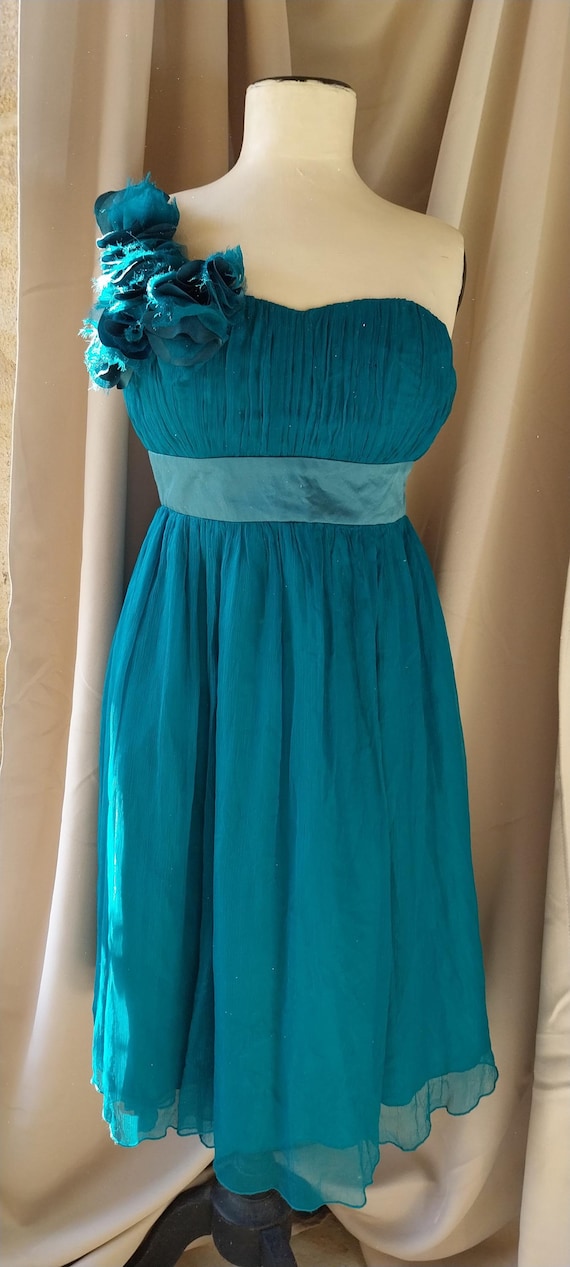 white christmas dresses Asymmetrical Knee Length V-neck Chiffon Prom Dresses main image 1