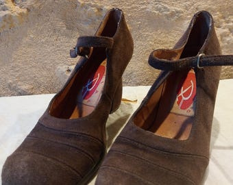 1990s does 30s ~ Red Or Dead Brown Suede Mary Jane, Chunky curved  Heel, UK 5 / EU 38