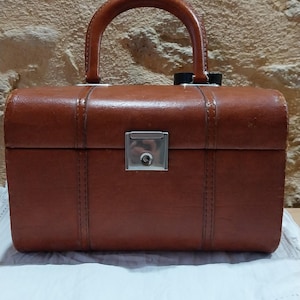 Franse vintage treinkoffer van echt leer, Frans merk 'Bagages Record' bruinbruin, vintage toilettafeltoiletartikelen, make-up, stijlvolle bagage