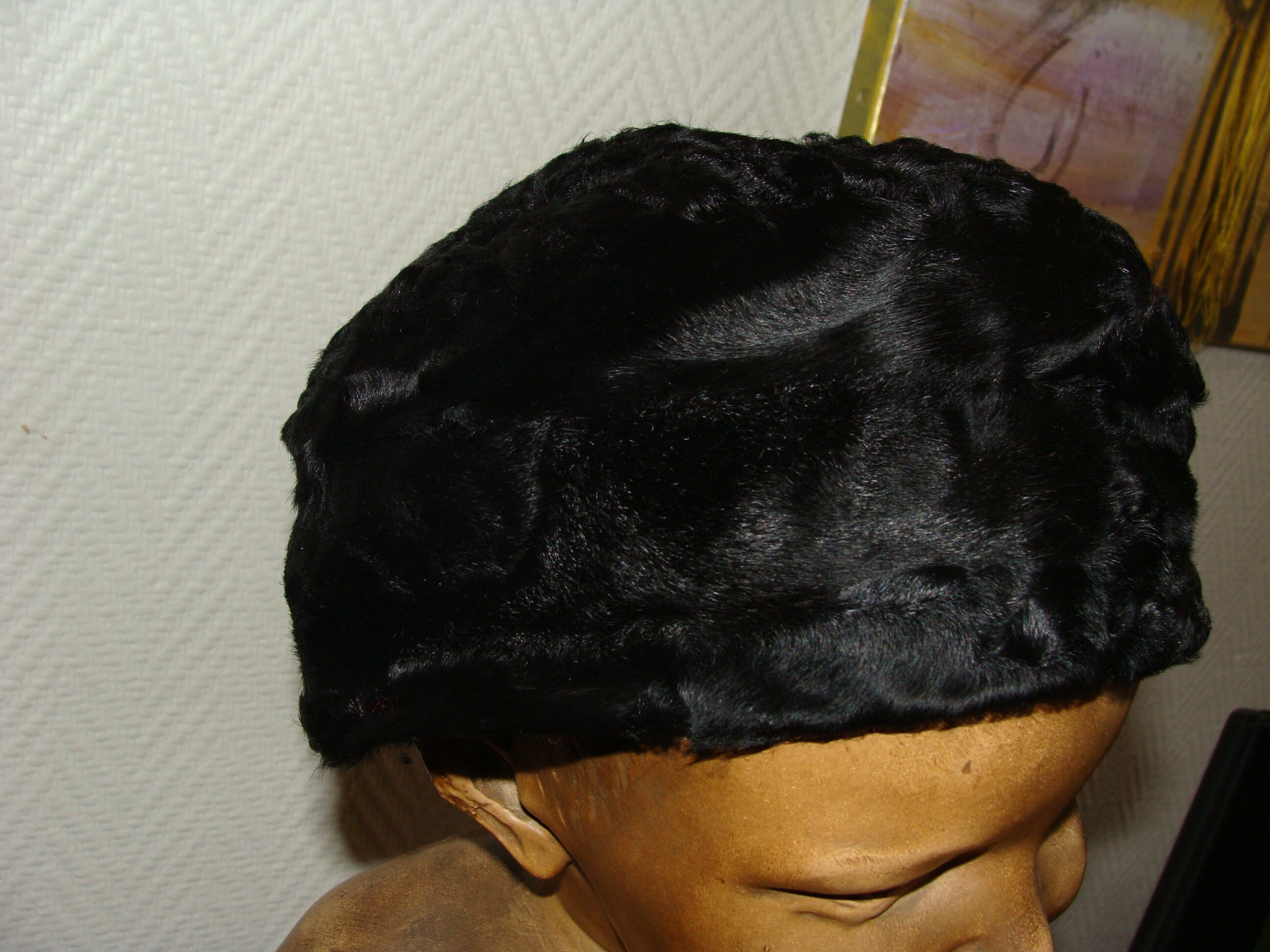 Toque Rétro En Astrakan Noir - Taille Unique - Fabrication France - Occasion, Style Vintage Années 70