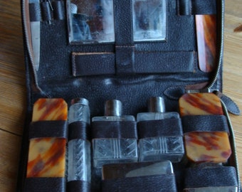 Trousse De Toilette Vintage / Mallette De Voyage Ancienne - Occasion, Style Rétro - Sans Marque