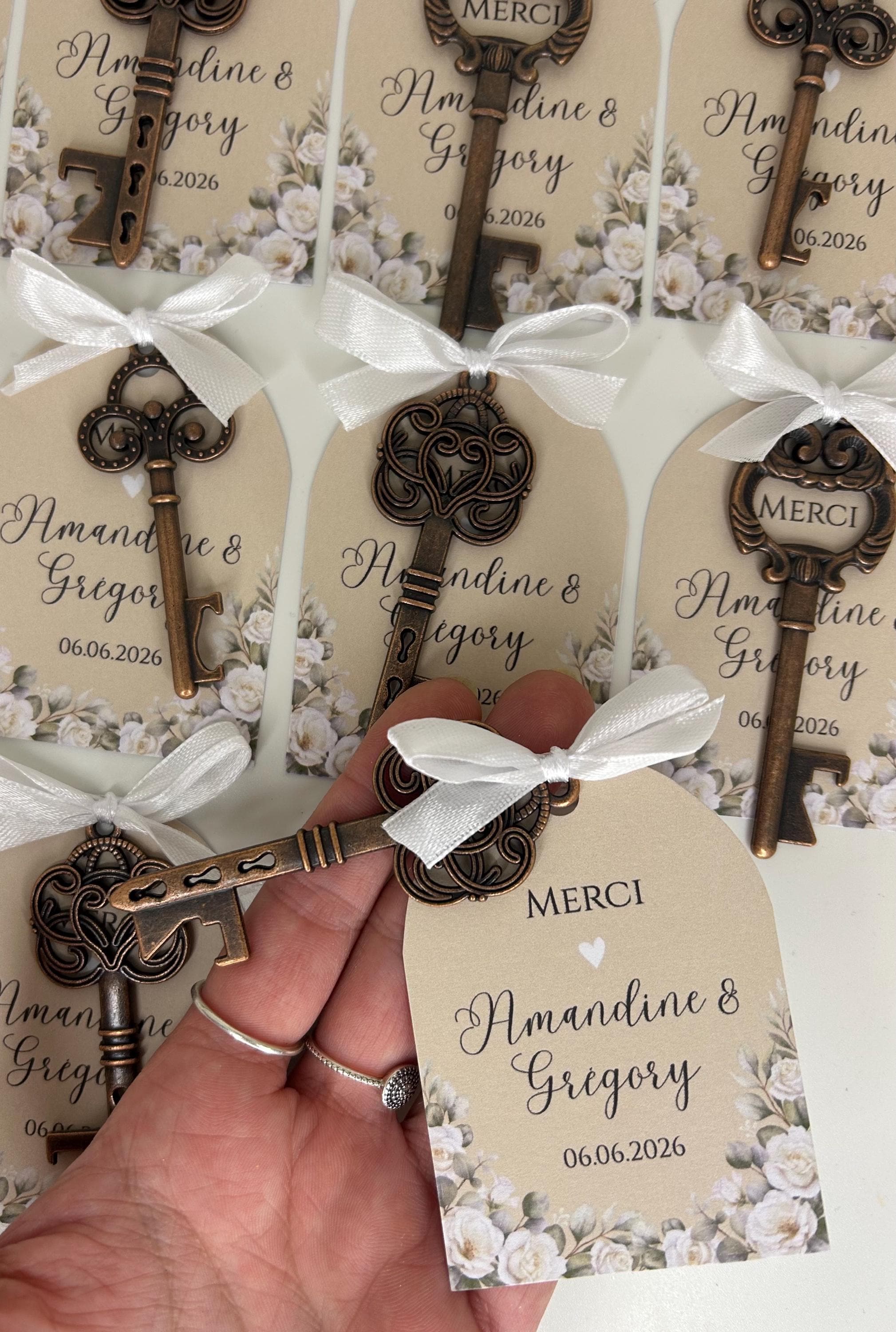 Décapsuleur clé vintage avec étiquette personnalisée pour mariage Décapsuleur clé vintage avec étiquette personnalisée pour mariage