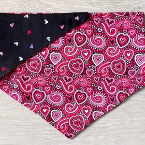 Dog Love Bandana / Hearts Pet Scarf / Reversible Dog Neckerchief / Puppy Gift