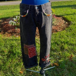 Jean Levi's en denim noir upcyclé