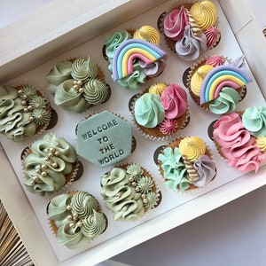 Box of 12 Babyshower cupcakes image 3