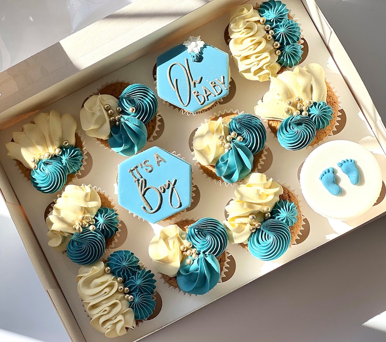 Box of 12 Babyshower cupcakes image 4