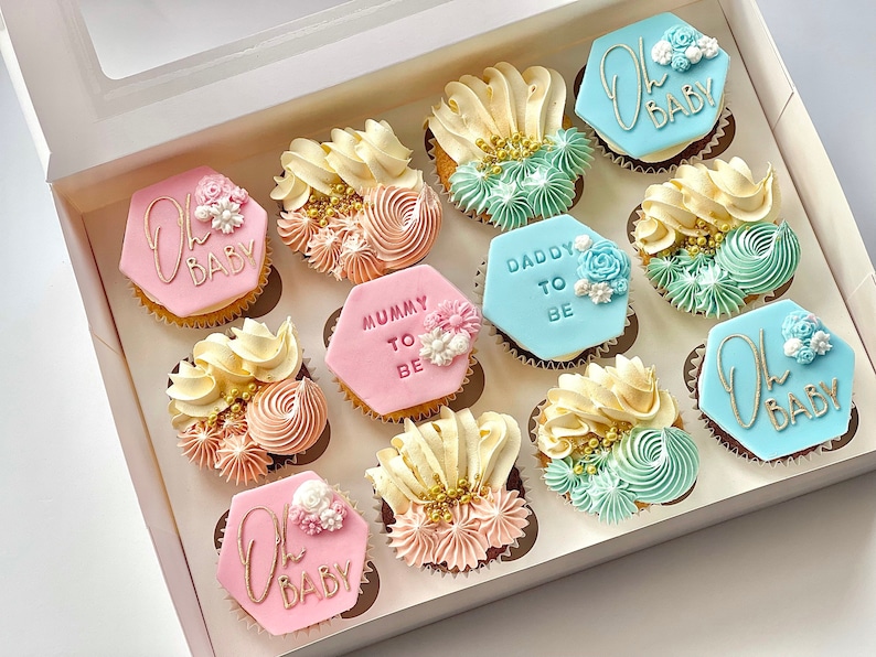 Box of 12 Babyshower cupcakes image 1