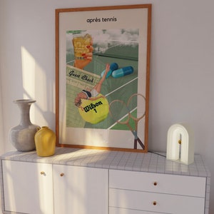 VINTAGE APRÈS TENNIS Print, vintage kunst, surrealistische kunst, kunst aan de muur, digitale download, slaapzaaldecor, kunst aan de muur slaapzaal, woondecoratie, tenniscadeau