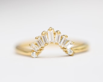 14k Gold Baguette Moissanite Curved Wedding Band: Vintage Stacking Ring
