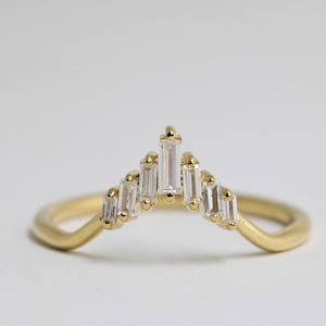 Baguette Cut Moissanite Contour Wedding Band-Curved Baguette Diamond Stackable Band-14k Yellow Gold Anniversary Band-Matching Nesting Ring