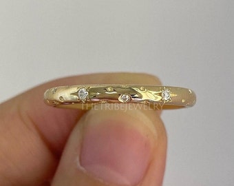 Vintage Star Engraved Moissanite Wedding Band: Celestial Gold Stacking Ring