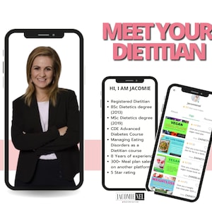Pu&ograve; includere: Una donna con capelli castano corti sorride alla telecamera. Indossa un blazer nero e una camicia bianca. L'immagine &egrave; uno screenshot dello schermo di un telefono cellulare. Il testo sullo schermo recita "Incontra il tuo dietologo" e "Ciao, sono Jacomie". Il testo elenca le qualifiche di Jacomie, tra cui Dietista Registrata, Laurea in Dietologia (2013), Master in Dietologia (2019), Corso Avanzato di Diabete CDE, Gestione dei Disturbi Alimentari come Dietista, 8 anni di esperienza, oltre 300 vendite di piani pasto su un'altra piattaforma e una valutazione a 5 stelle.