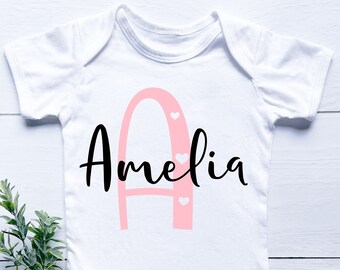 Baby Body mit Namen personalisiert, Anfangsbuchstabe Geburt Kurzarm, Babyname Strampler, Personalisiert Name Strampler Personalisiertes Baby