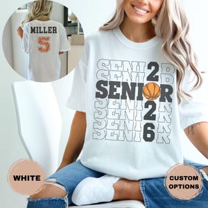 Basketbal senior shirt aangepast senior basketbal comfort kleuren T-shirt gepersonaliseerd basketbal senior night cadeau 2026 B-ball Game Day T-shirt