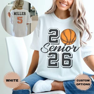Basketbal senior shirt aangepast senior basketbal comfort kleuren T-shirt gepersonaliseerd basketbal senior night cadeau 2026 B-ball Game Day T-shirt