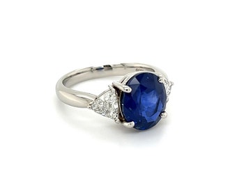 Estate Ceylon Sapphire with Diamonds Ring in Platinum