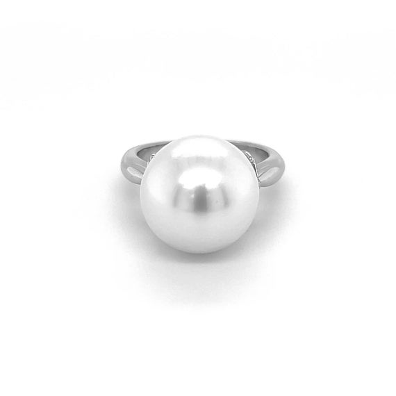 Vintage South Sea Pearl and Diamond Ring in Plati… - image 2