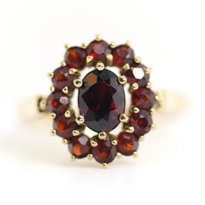 Vintage yellow gold ladies&#39; ring garnet 333 – 8kt star wreath flower, size 56