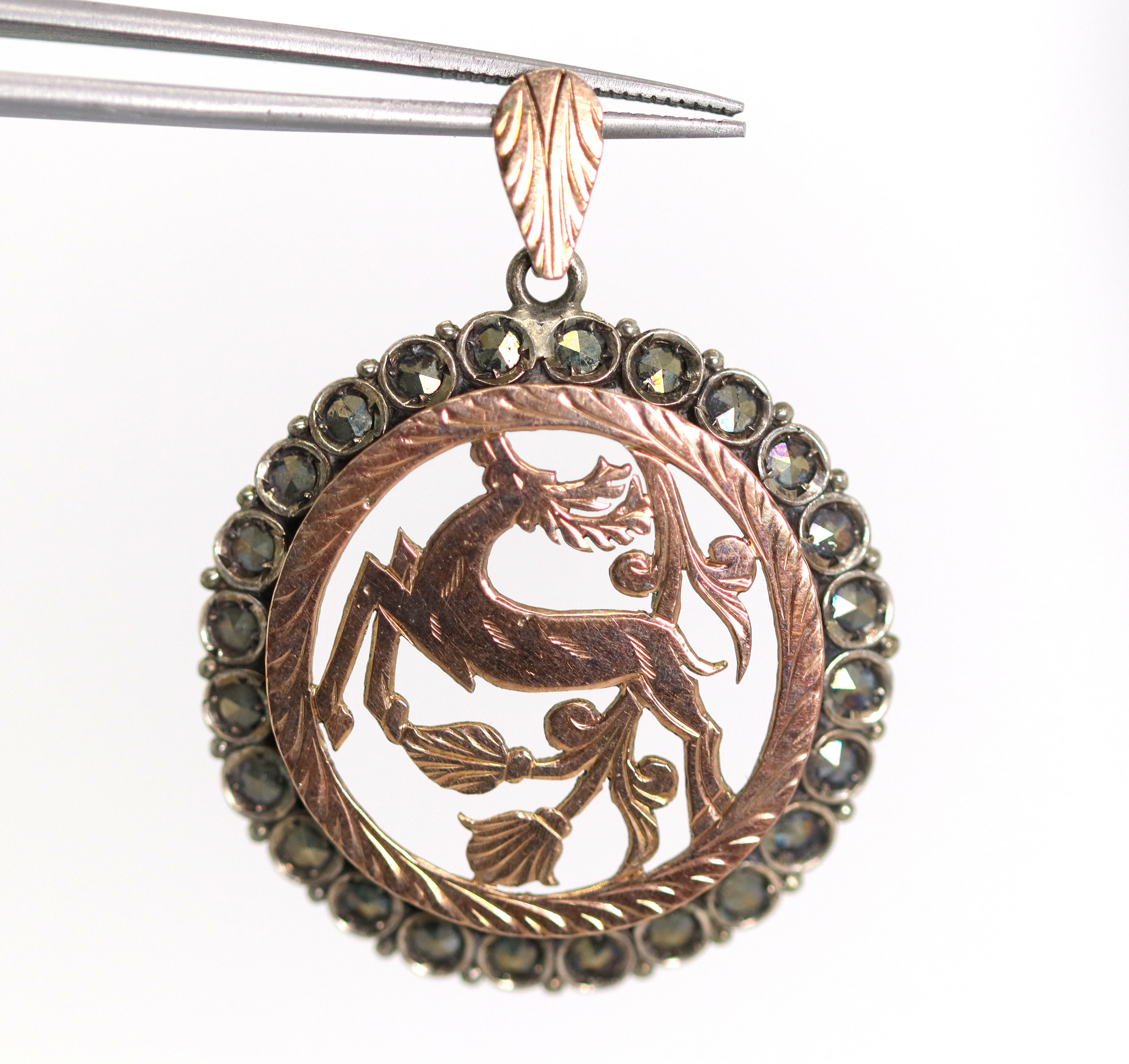 Broche Ancienne En Argent Et Marcassites - Motif Faons/cerfs - Occasion