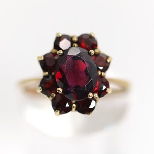 Vintage ladies yellow gold ring 333 / 8kt, flower wreath star oval round, Rg: 59
