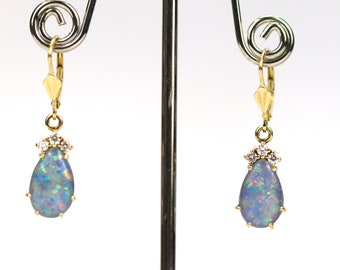 14kt / 585 yellow gold earrings with diamonds 0.18ct + opal doublet, L: 3.3 cm