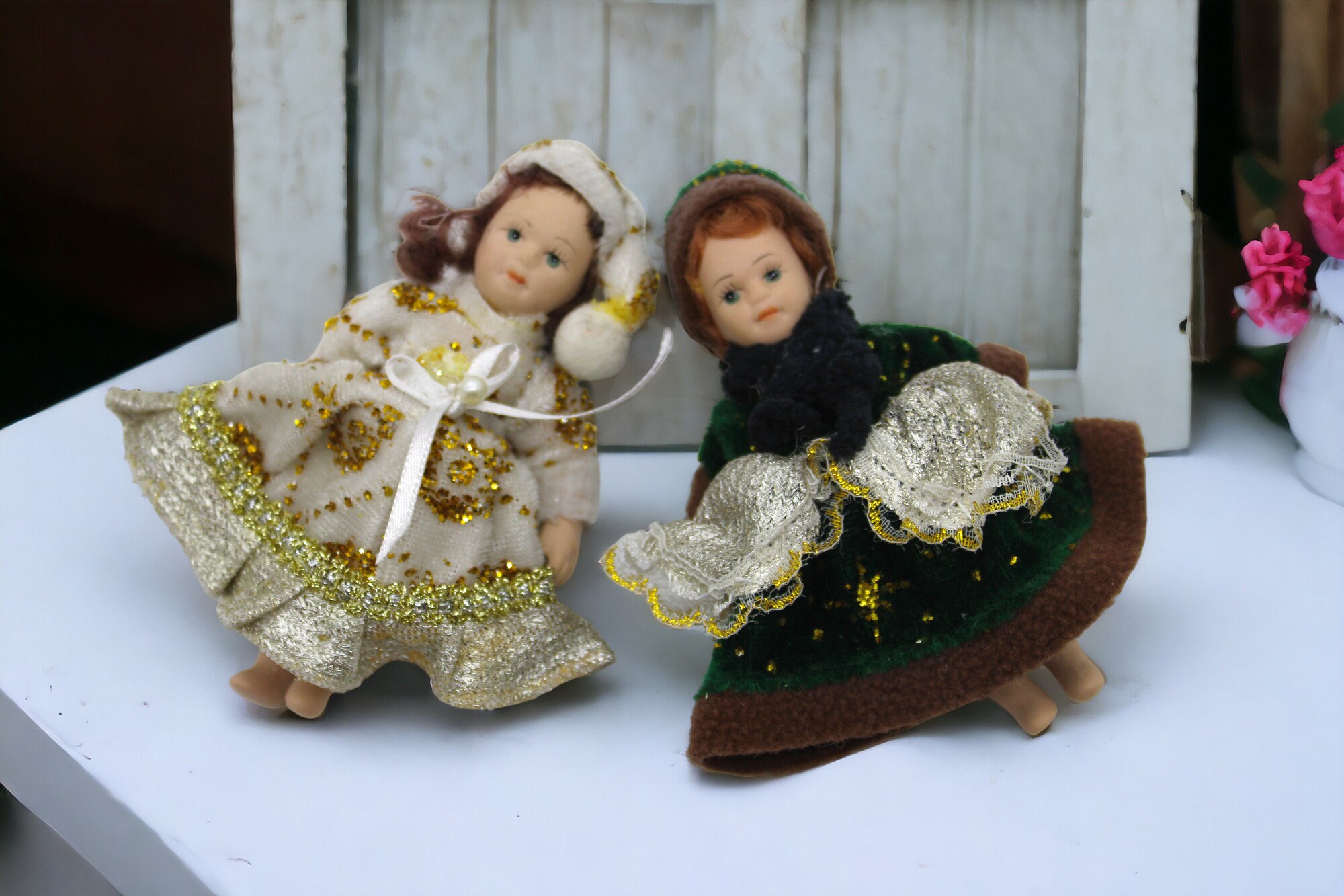 Poupée Miniature Ancienne En Bois Et Tissu Avec Poussin - Mougnonette De Pâques