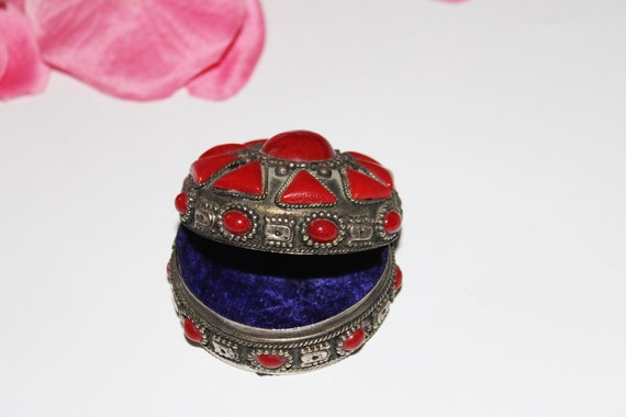 Tiny Jewelry Box, Red Stone Vintage Jewelry Box, … - image 5