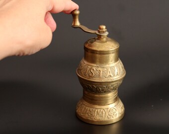 traditional spice grinder