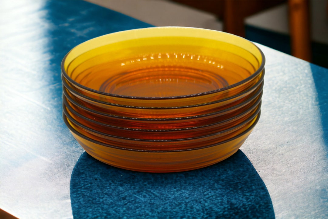 Platos de vidrio estampados franceses vintage: marrón y amarillo